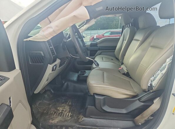 1FTMF1CB8KFA42581 2019 FORD F150 White Вид салону спереду