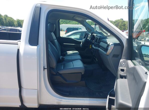 1FTMF1CB9MKE02998 2021 FORD F150 White Widok wnętrza z przodu