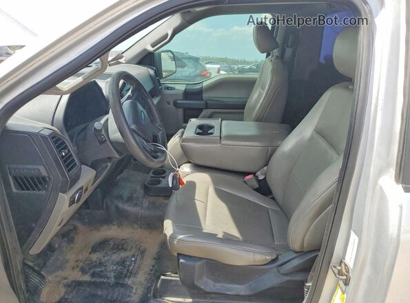 1FTMF1CBXJKD80165 2018 FORD F150 White წინა სალონის ხედი