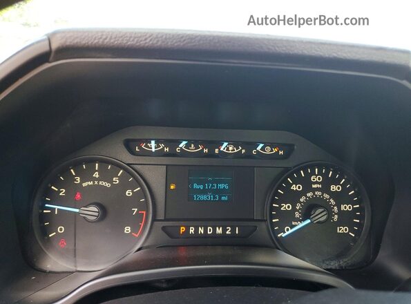 1FTMF1CBXJKF50590 2018 FORD F150 White Widok zestawu wskaźników