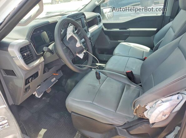 1FTMF1CP5PKF59718 2023 FORD F150 White Vista interior delantera