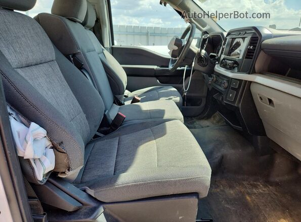 1FTMF1CP8PKF11615 2023 FORD F150 Белый Вид задних сидений