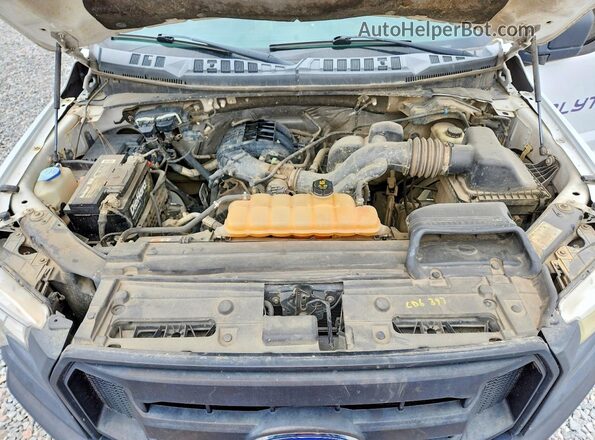 1FTMF1E89GKF13265 2016 FORD F150 White Rear interior view