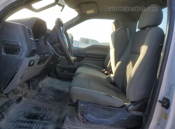 1FTMF1EB0JKC85773 2018 FORD F150 Белый Вид салона спереди