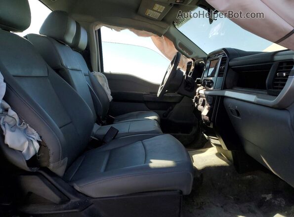 1FTMF1EB6NKD83096 2022 FORD F150 White Vista de los asientos traseros