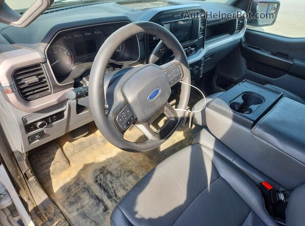 1FTMF1EB6PKE30758 2023 FORD F150 White Widok deski rozdzielczej