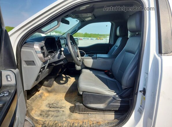 1FTMF1EB6PKE30758 2023 FORD F150 White Widok wnętrza z przodu