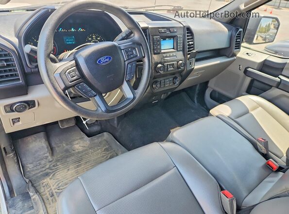 1FTMF1EB9JKC12336 2018 FORD F150 Белый Вид панели приборов