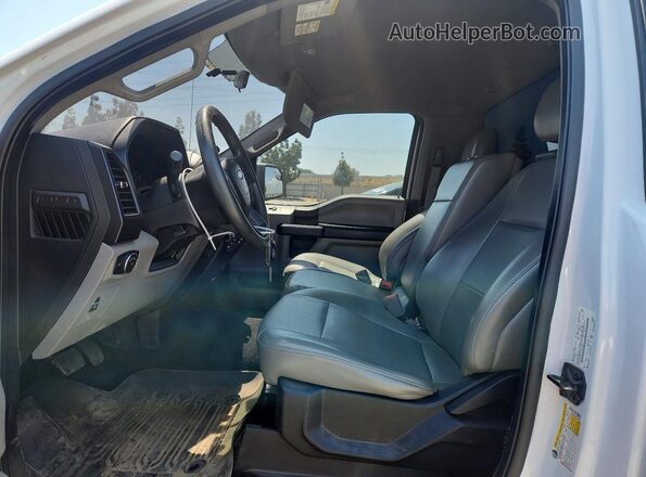 1FTMF1EB9JKC12336 2018 FORD F150 Белый Вид салона спереди