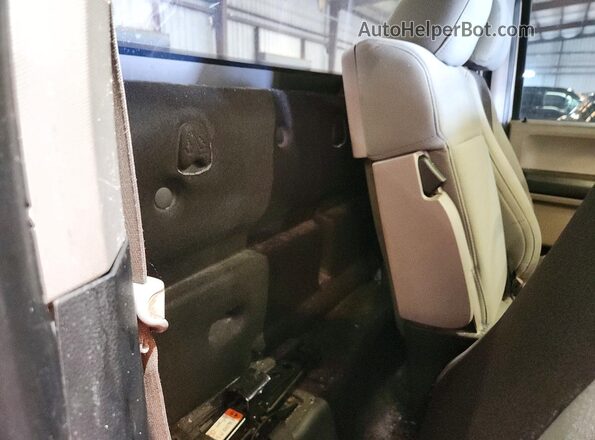 1FTMF1EF6GFA81967 2016 FORD F150 Silver Vista de los asientos traseros