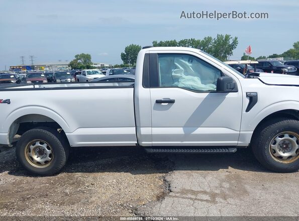1FTMF1EP5NKF30231 2022 FORD F150 White Вид задньої частини салону