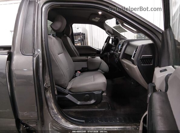 1FTMF1EP8GKE09468 2016 FORD F150 Gray Սալոնի դիմացի տեսք