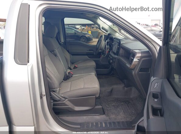 1FTMF1KP9RKE40011 2024 FORD F150 Серебряный Вид салона спереди