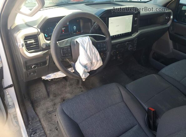1FTMF1LP9RKF05955 2024 FORD F150 Beige Vista del salpicadero