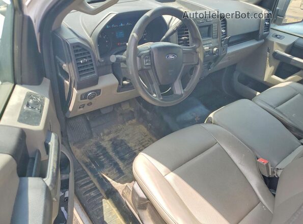 1FTNF1CG8JKC58520 2018 FORD F150 Белый Вид панели приборов
