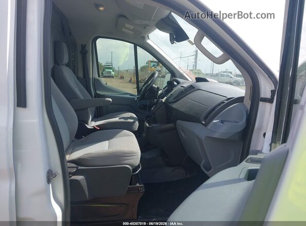 1FTYE1YM3GKB56663 2016 FORD TRANSIT-150 Белый Вид салона спереди