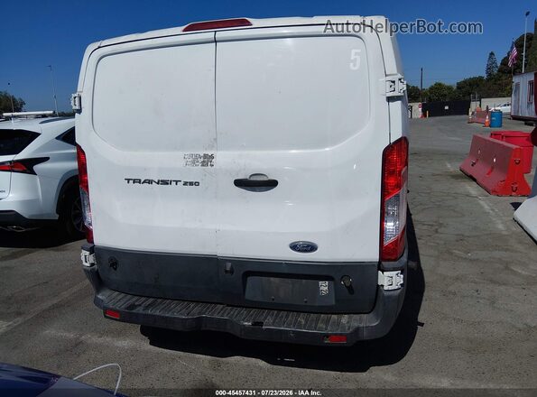 1FTYR2ZM9HKB28747 2017 FORD TRANSIT-250 White 