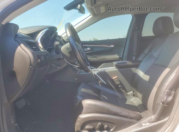 1G1105SA0HU147908 2017 CHEVROLET IMPALA Белый Вид салона спереди