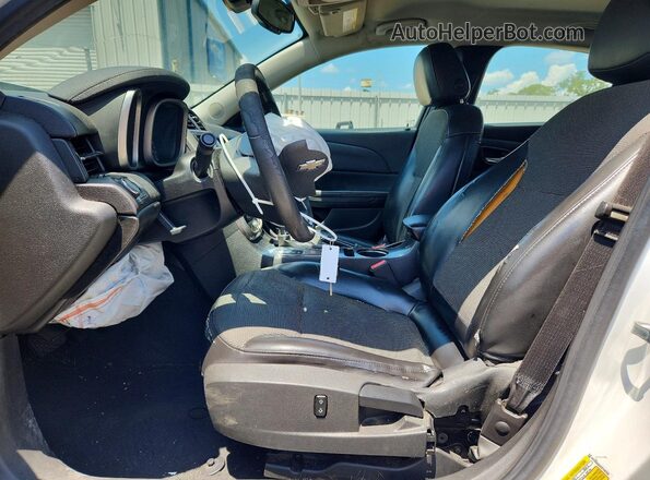 1G11C5SAXGF149708 2016 CHEVROLET MALIBU White Widok wnętrza z przodu