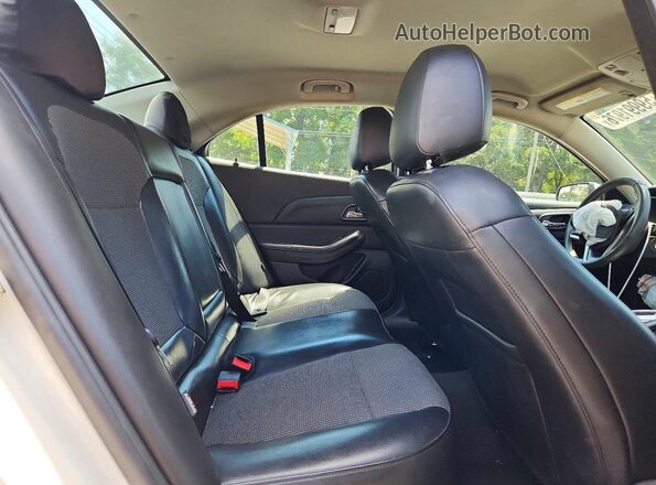 1G11C5SAXGF149708 2016 CHEVROLET MALIBU White Widok tylnych siedzeń