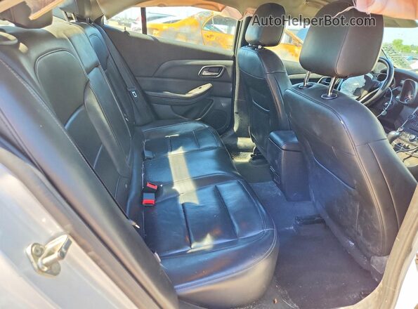 1G11E5SA1GF141572 2016 CHEVROLET MALIBU White Rear seats view
