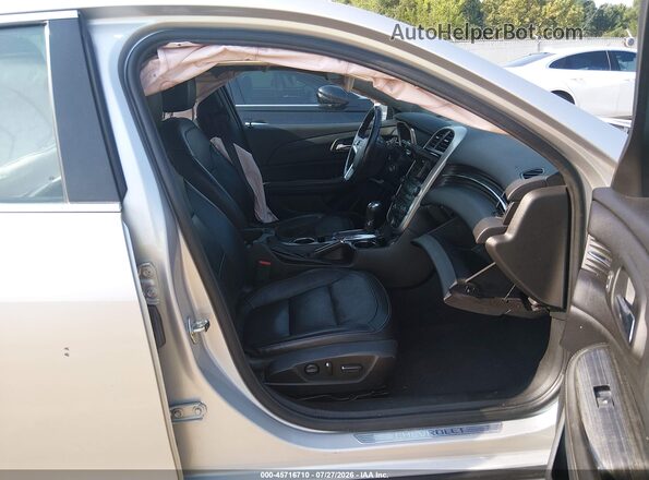 1G11E5SA7GF133122 2016 CHEVROLET MALIBU Серебряный Вид салона спереди