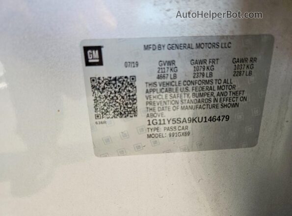 1G11Y5SA9KU146479 2019 CHEVROLET IMPALA Silver Widok naklejki z numerem VIN