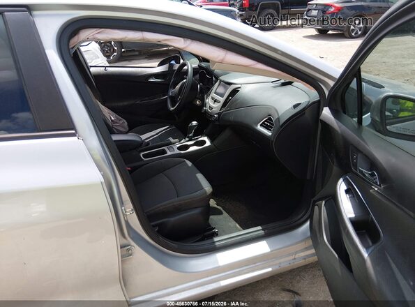 1G1BC5SM0H7230727 2017 CHEVROLET CRUZE Silver Front interior view