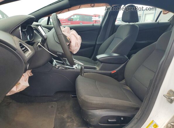 1G1BE5SM2J7203772 2018 CHEVROLET CRUZE White Widok wnętrza z przodu