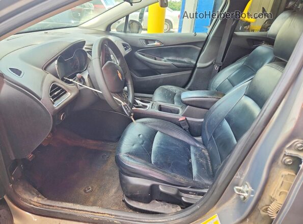 1G1BE5SM3J7239003 2018 CHEVROLET CRUZE Gray Front interior view
