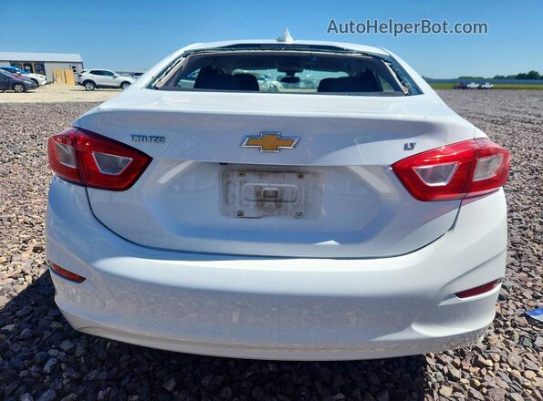 1G1BE5SM6J7199550 2018 CHEVROLET CRUZE Белый Вид сзади