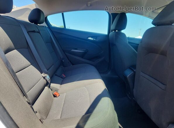 1G1BE5SM6J7199550 2018 CHEVROLET CRUZE Белый Вид задней части салона