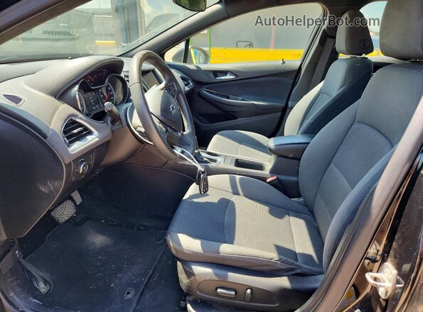 1G1BE5SM7K7111672 2019 CHEVROLET CRUZE Черный Вид салона спереди
