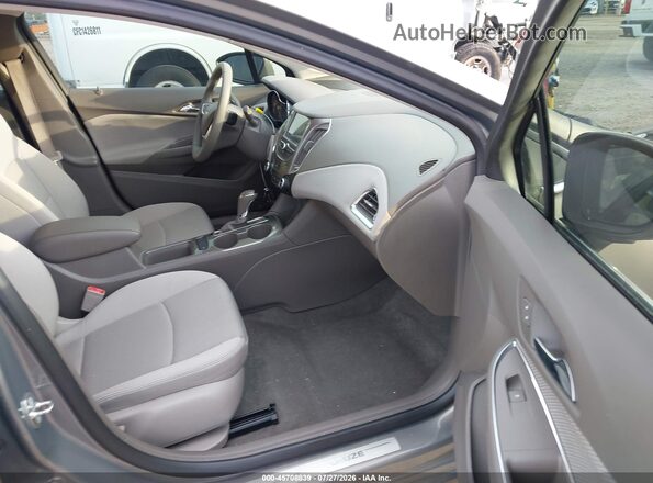 1G1BE5SM8J7227218 2018 CHEVROLET CRUZE Silver Widok wnętrza z przodu