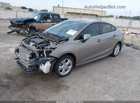 1G1BE5SM8J7227218 2018 CHEVROLET CRUZE Silver Przód lewy