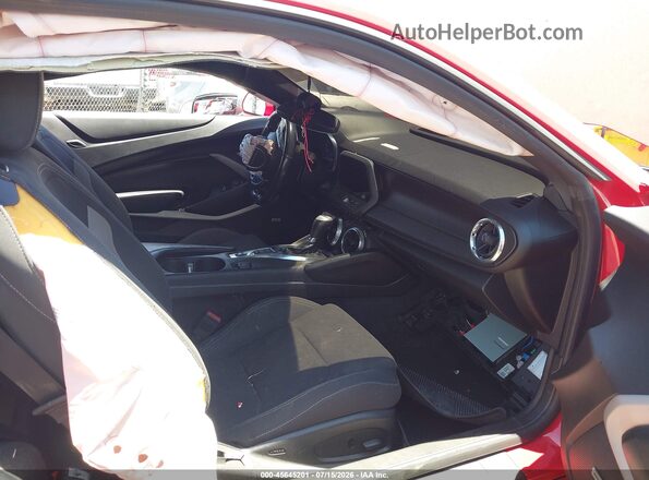 1G1FB1RS1J0146948 2018 CHEVROLET CAMARO Red Widok wnętrza z przodu