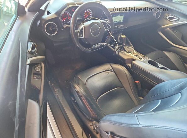 1G1FB1RS8H0186356 2017 CHEVROLET CAMARO White Вид панелі приладів