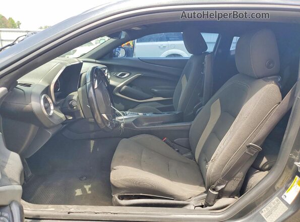 1G1FB1RX4J0106228 2018 CHEVROLET CAMARO Charcoal Widok wnętrza z przodu