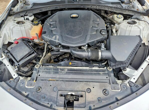 1G1FB3DS8H0139332 2017 CHEVROLET CAMARO White Widok wnętrza z tyłu