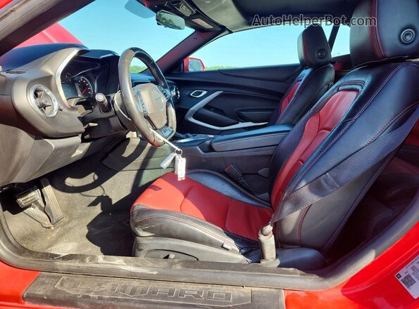 1G1FB3DX1L0111733 2020 CHEVROLET CAMARO Red Front interior view