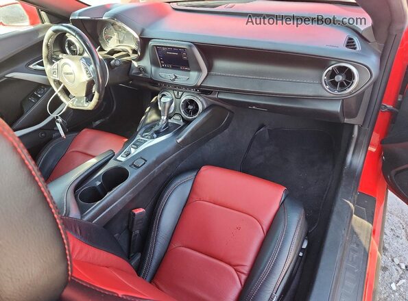 1G1FB3DX1L0111733 2020 CHEVROLET CAMARO Red Dashboard view