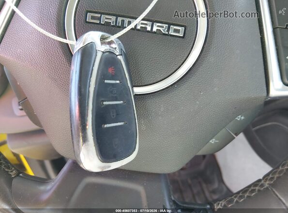 1G1FC1RS3G0140719 2016 CHEVROLET CAMARO Желтый Вид панели приборов