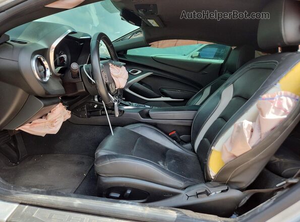 1G1FD1RS3J0162191 2018 CHEVROLET CAMARO Silver Front interior view