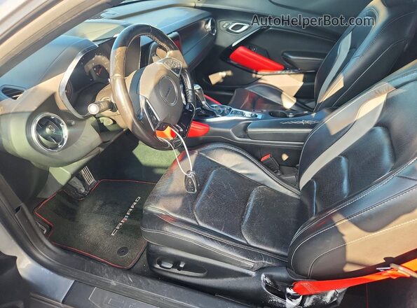 1G1FD1RX2L0142495 2020 CHEVROLET CAMARO Серый Вид салона спереди