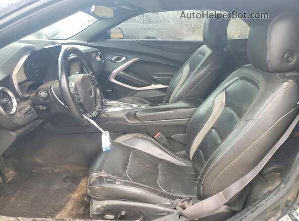 1G1FD3DS9H0105295 2017 CHEVROLET CAMARO Черный Вид салона спереди