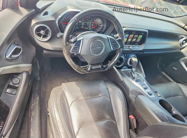 1G1FD3DSXH0212579 2017 CHEVROLET CAMARO Красный Вид панели приборов