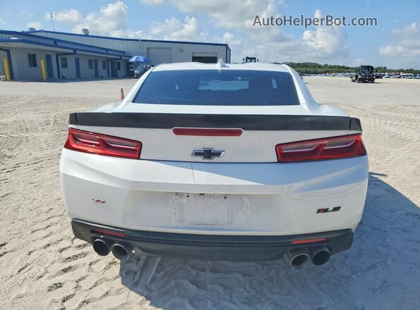 1G1FE1R72H0178076 2017 CHEVROLET CAMARO White Widok z tyłu