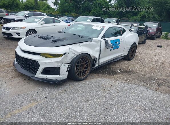 1G1FE1R76H0215050 2017 CHEVROLET CAMARO White Передня ліва чверть