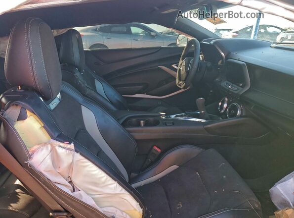 1G1FE1R79J0156873 2018 CHEVROLET CAMARO Red Вид задніх сидінь