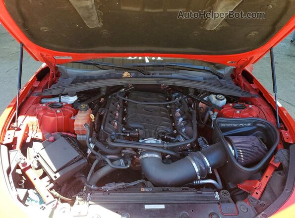 1G1FE1R79J0161765 2018 CHEVROLET CAMARO Red Սալոնի հետևի տեսք